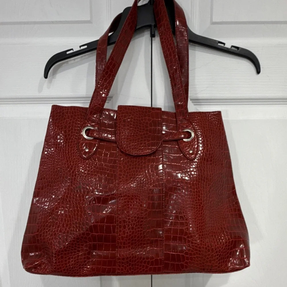 Red Crocodile Embossed Patent Tote Shoulder Bag Silver Hardware Lined Women